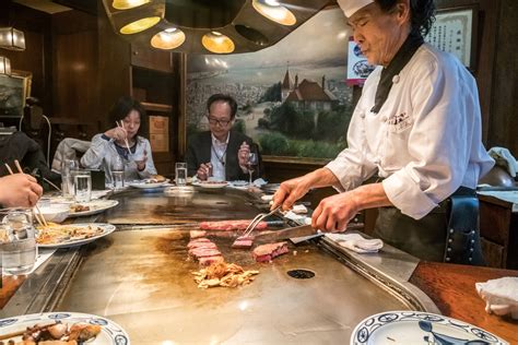 Teppanyaki – Dinner and a Show | Arigato Travel