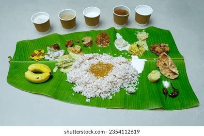 Onasadhya Vishu Sadhya Sadhya Banana Leaf Stock Photo 2354112619 | Shutterstock