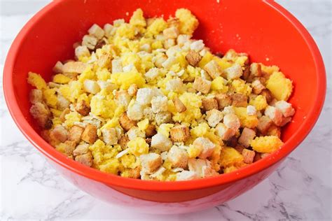 Easy Cornbread Stuffing Recipe | Lil' Luna