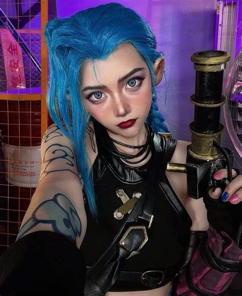 Arcane Fan Brings the Smoke in Showstopping Jinx Cosplay