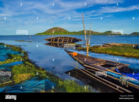 chilika lake odisha Stock Photo - Alamy