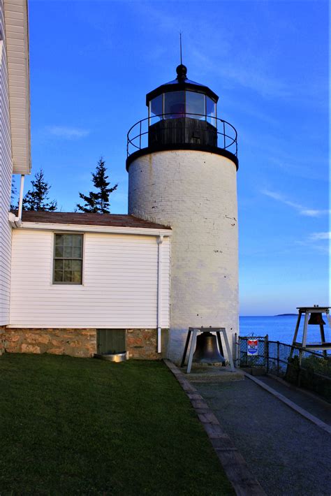 Sunset at Bass Harbor Lighthouse – Travel Bugged