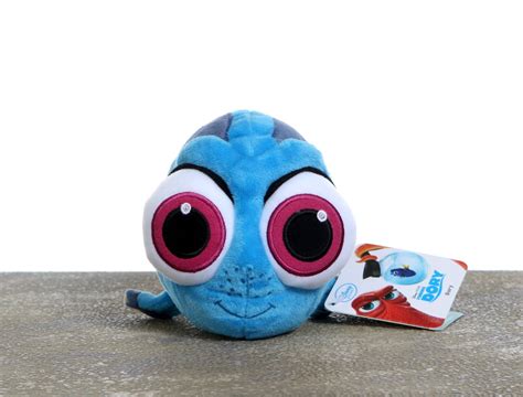 Dan the Pixar Fan: Finding Dory: Disney Store Baby Dory Plush