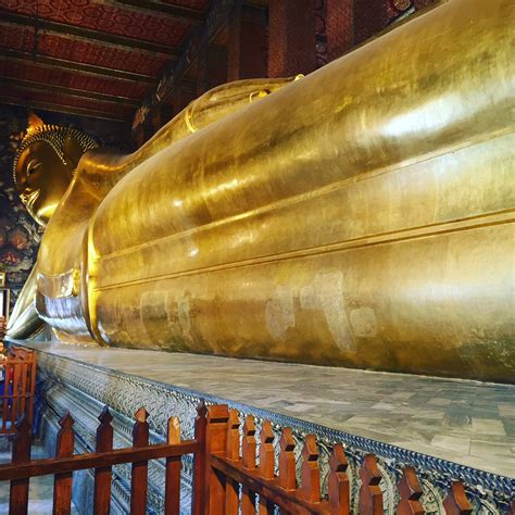 A Visit To the Reclining Buddha, Bangkok - Alice Dishes