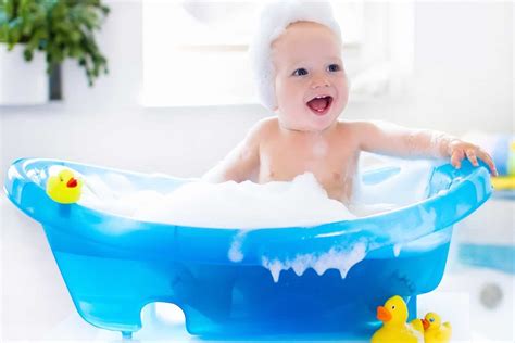 How To Give Your Baby A Bath - Baby Bath Moments