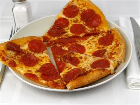 Calories in 2 slice(s) of Pizza - Pepperoni - Large 14".