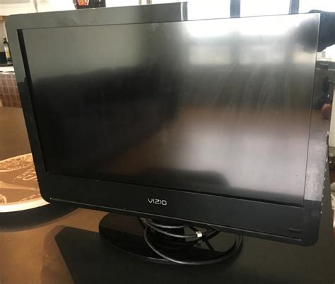 Vizio 22 inch HDTV w/ remote for sale in Chicago, IL - 5miles: Buy and Sell