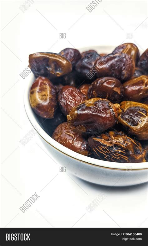 Showing Date Palm Image & Photo (Free Trial) | Bigstock