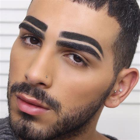 Eyebrow trends are always confusing...introducing DOUBLE BROWS : r/awfuleyebrows