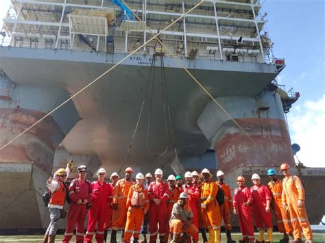 Oil rig workers all at sea under weight of pandemic measures | MalaysiaNow