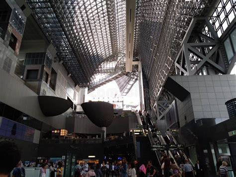 Architecture and Crowds at Tokyo Train Station Editorial Photography - Image of train, metro ...