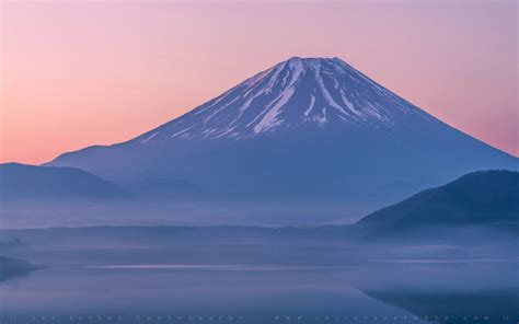 Mt Fuji Sunrise On Lake Motosuko – Les Taylor Photography