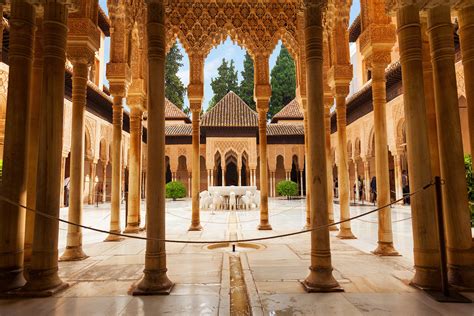 A Brief History of the Alhambra Palace | Clio Muse Tours