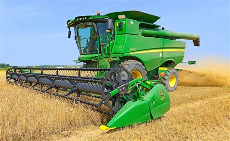 CROP PRODUCTION: Modern combine harvester