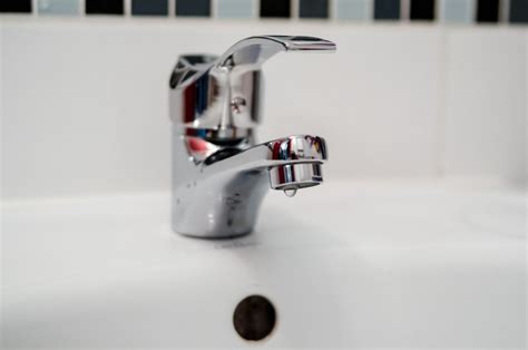 Hard Water Causes & Solutions from Beehive Plumbing