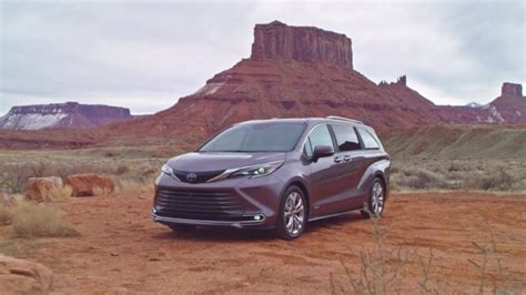 2021 Toyota Sienna Platinum Preview | Daily Telegraph