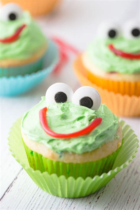 Easy Frog Cupcakes - Made To Be A Momma