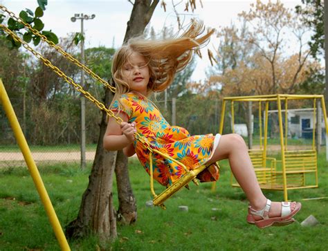 File:Little girl on swing.jpg - Simple English Wikipedia, the free encyclopedia