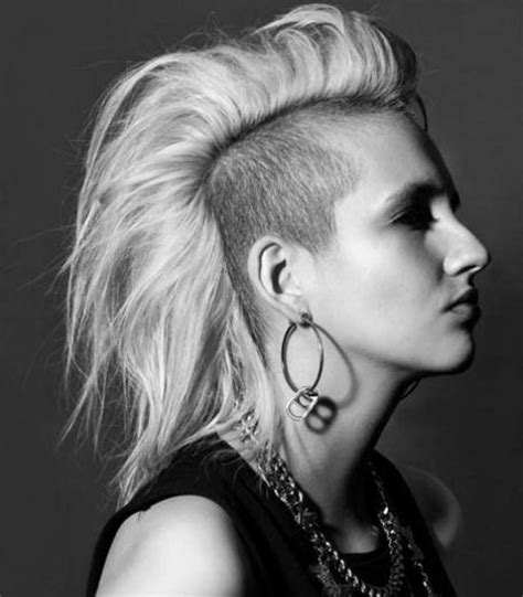 21 Steal more attention by splashing your punk hairstyle in wild colors – HairStyles for Women