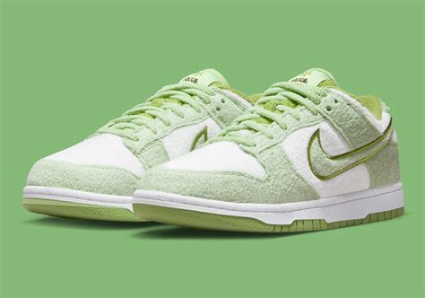 Nike Dunk Low "Fleece Green" DQ7579-300 | SneakerNews.com