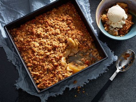 Classic Apple Crisp with Oats Recipe | Chatelaine