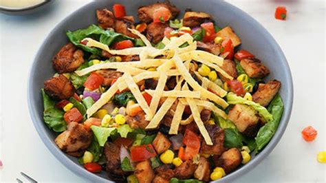 6 Best Fast-Food Salads in America in 2021 - Eat This Not That