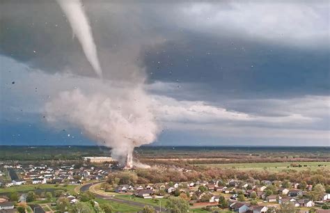 Drone Used to Capture Insane Tornado Footage Over Andover, Kansas - TechEBlog