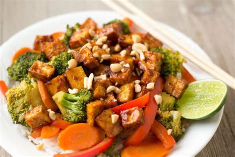 Tofu Stir-Fry with Sweet and Spicy Peanut Sauce - The Foodie Eats