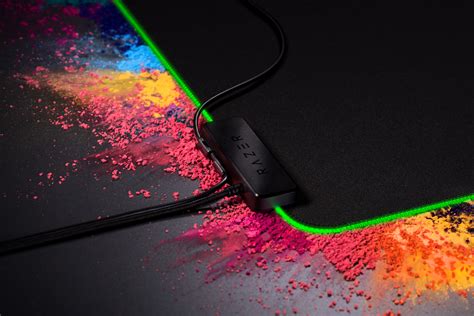 RAZER GOLIATHUS CHROMA EXTENDED RGB Gaming Mouse Pad - 920 x 300 x 3 MM (Quartz) | HardwareMarket