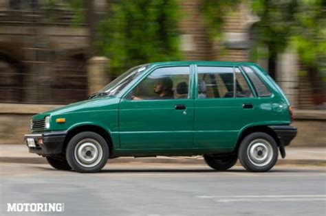 Maruti Suzuki 800 VS Bajaj Chetak: Of The Old School - Motoring World