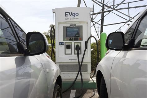 Electric cars poised to dominate auto industry - WPR