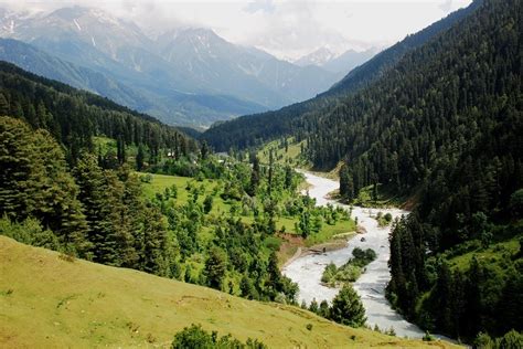 Explore the inner beauty of Kashmir Valley – OYO Hotels: Travel Blog