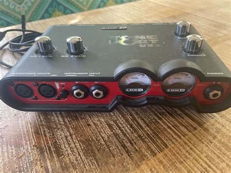 Line 6 TonePort UX2 2005-2010 Red | Reverb