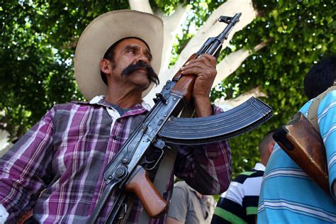 Where do Mexican drug cartels get their guns? The US. - Vox