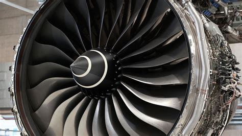 How an airplane engine gets made: Inside Rolls Royce Aerospace | CNN