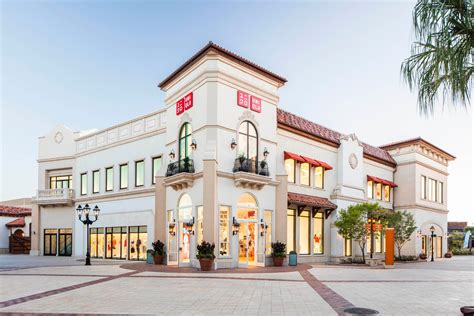 UNIQLO Disney Springs | UNIQLO US