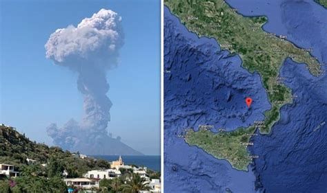 Italy volcano eruption: Italy’s Stromboli volcano erupts - Where is it? | World | News | Express ...