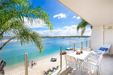 Noosa Waterfront Accommodation - Noosa Harbour Resort