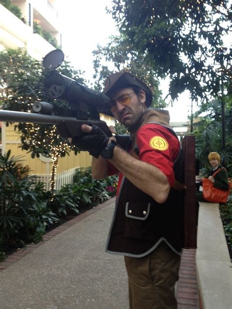 Awesome sniper cosplay : tf2