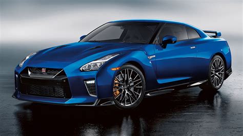 2023 Nissan GT-R Buyer's Guide: Reviews, Specs, Comparisons