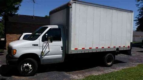 Ford E 450 box truck (2001) : Bucket / Boom Trucks