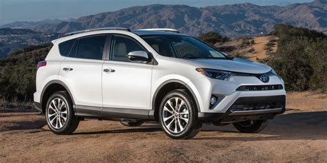 2018 Toyota RAV4 | Consumer Guide Auto