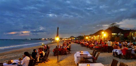 Pantai Jimbaran Keindahan Sunset yang Romantis - Bali