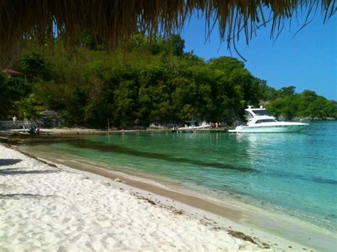 Abaka Bay, Haiti ~ Beautiful Beaches in the World