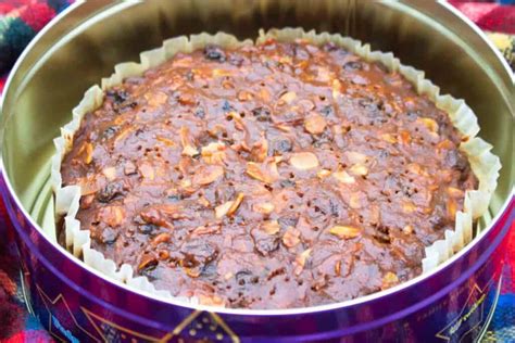 Easy Mincemeat Cake Recipe - Fruitcake Christmas Cheat - Tastefully Vikkie