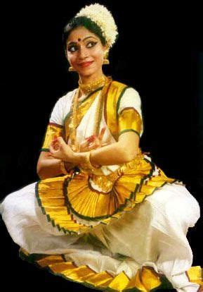 1000+ images about Mohiniyattam Dance on Pinterest | Traditional, Two daughters and Folk dance