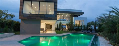 Diseño de una casa moderna con piscina en Cali | homify