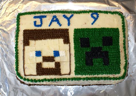 Celebrate with Minecraft-themed Birthday Cakes!