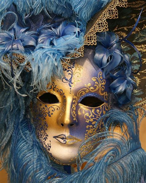 Pin auf MODA/BELEZA E VÁRIAS DICAS | Masken kunst, Venezianische masken, Prophetische kunst