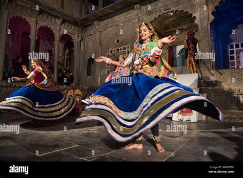 Ghoomar dance hi-res stock photography and images - Alamy